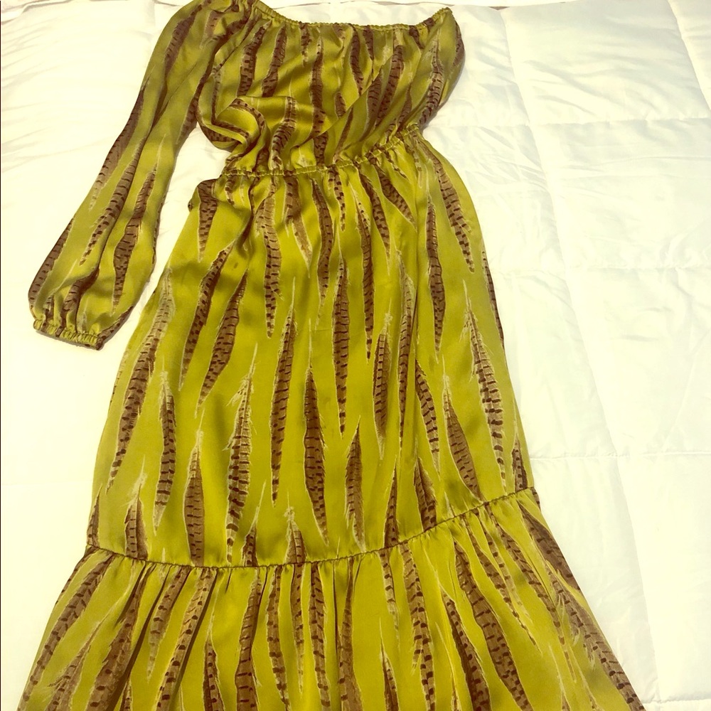 One shoulder sleeve dress, light green